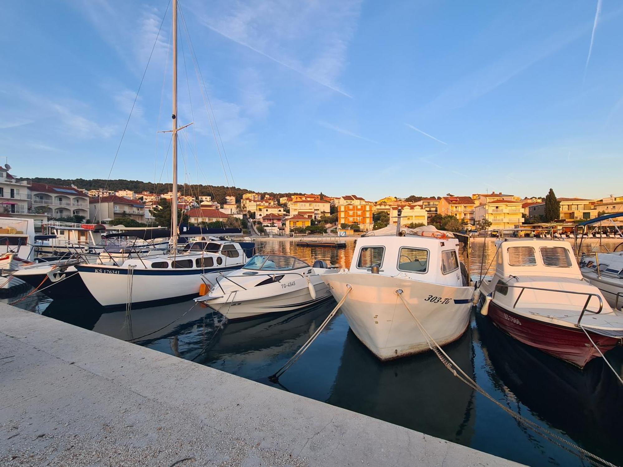 Modern Apartment Near The Sea-Mise Trogir Bagian luar foto