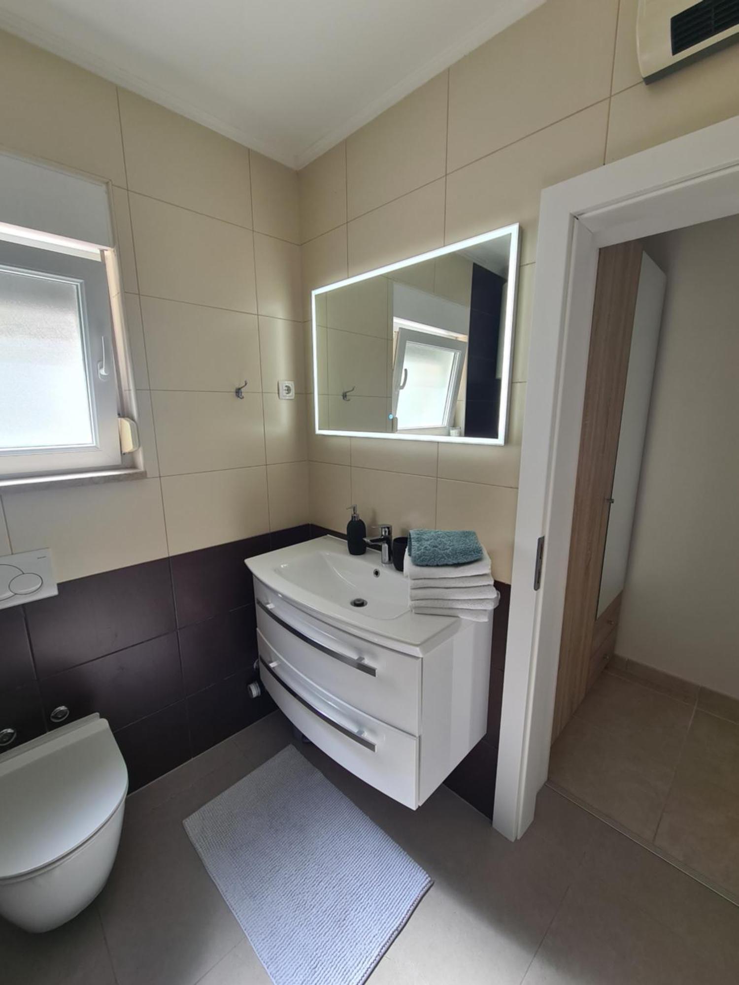 Modern Apartment Near The Sea-Mise Trogir Bagian luar foto