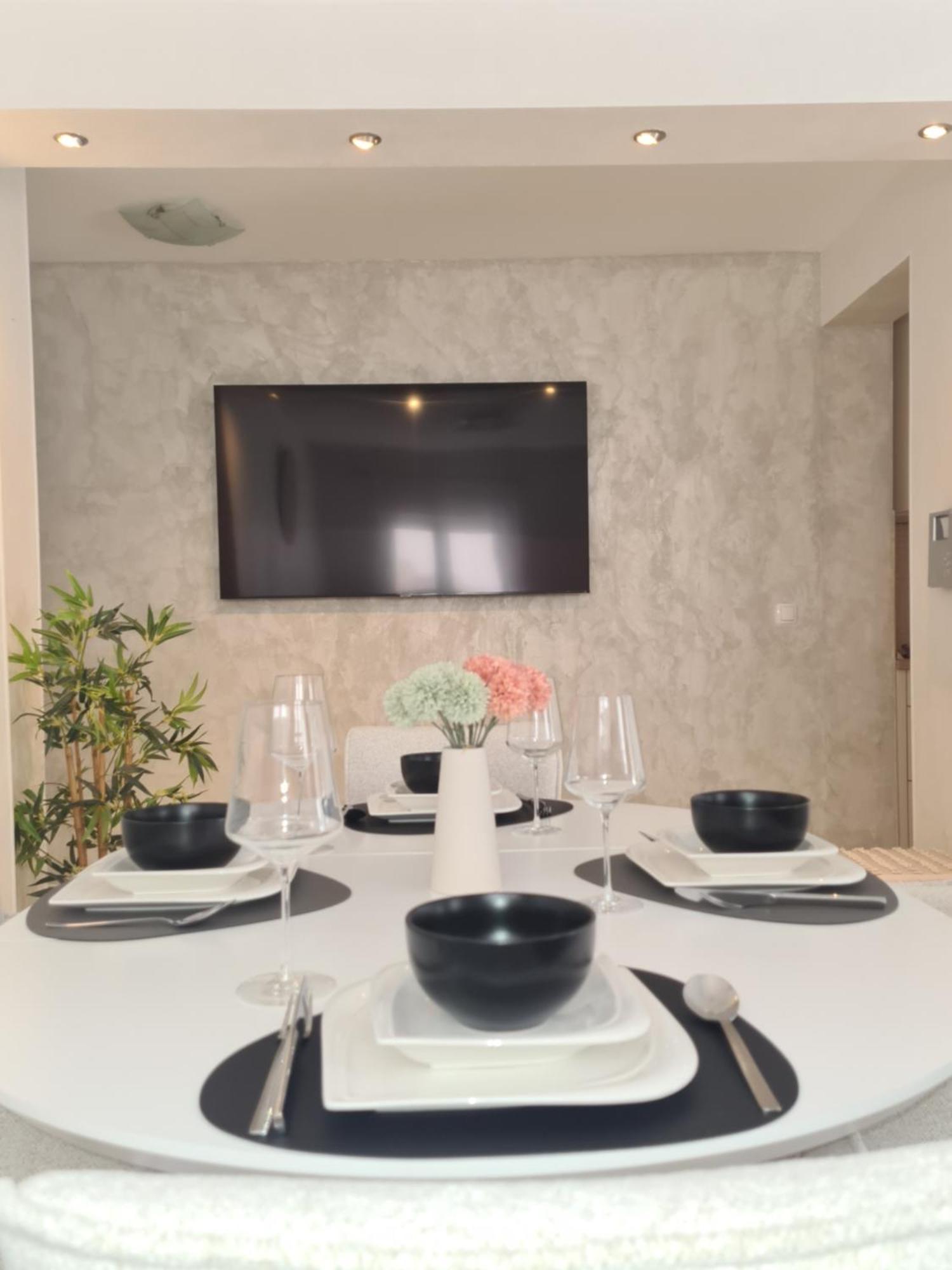 Modern Apartment Near The Sea-Mise Trogir Bagian luar foto
